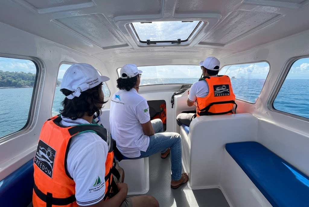 Intl. Yacht Training
